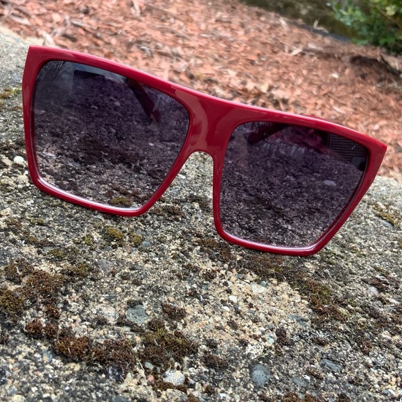 Retro Square Red Sunglasses - Picture 4 of 10